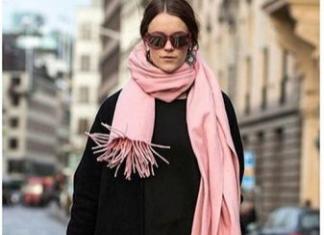 How to beautifully tie a scarf (shawl) around your neck under a coat photo